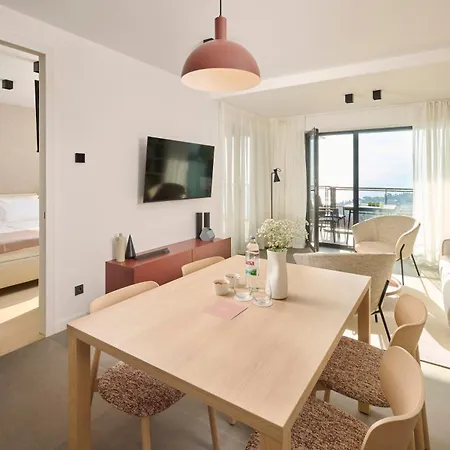 アパートホテル Aminess Younique Vollo Residences *